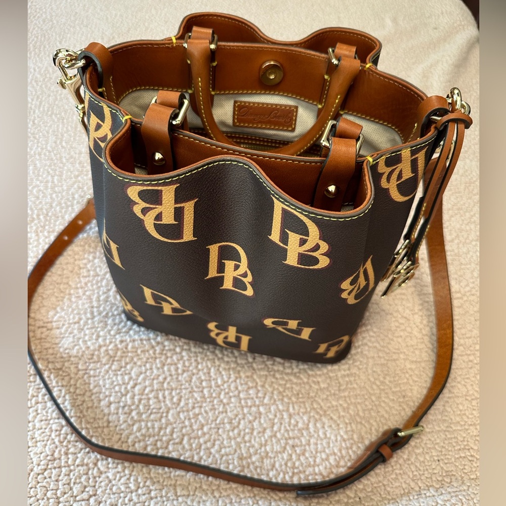 DOONEY & BOURKE Monogram small BARLOW Top handle bag, color is brown Tmoro